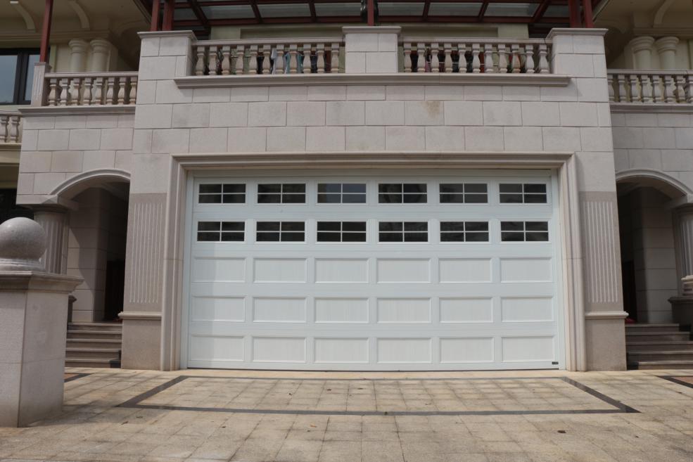 遙控車庫(kù)門(mén)